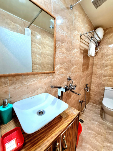 Bathroom 5, Hotel Aurelia Pearl, Patna