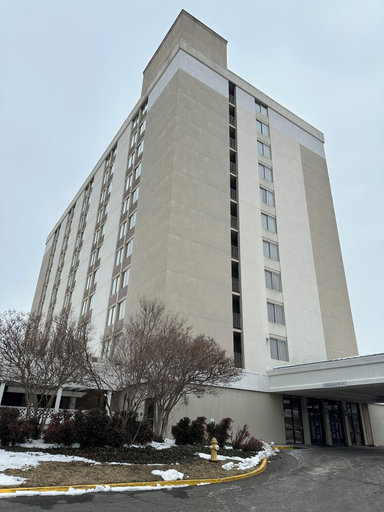Exterior & Views 2, Hotel Pentagon South, Alexandria