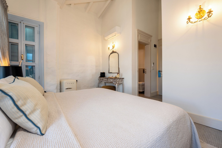 Bedroom 4, Tas Otel, Çeşme