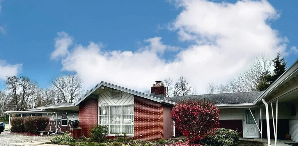Exterior 4, Flora Motel, Clay
