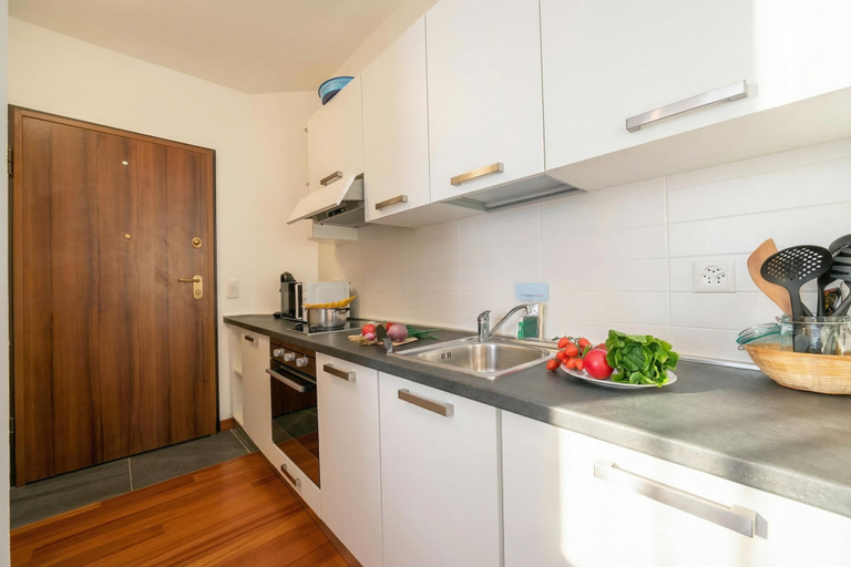 Others 5, Moonlight - 150m From the Lake, Lugano