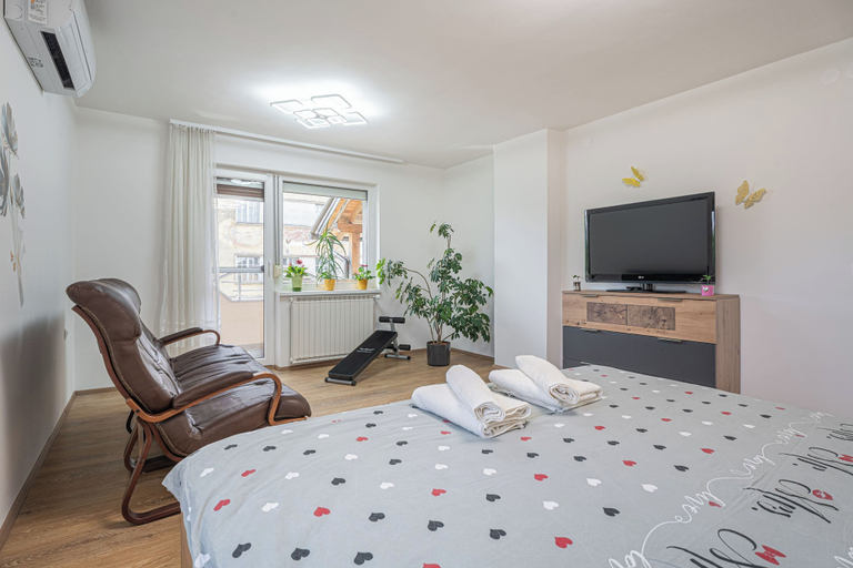 Room 2, House Dijana Pool & Garden - Happy Rentals, Bloke