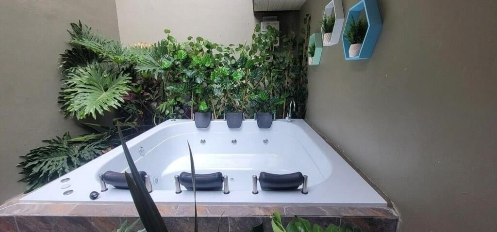 Private spa tub 5, Libertador Aptos l Jacuzzi l In Provenza, Medellín