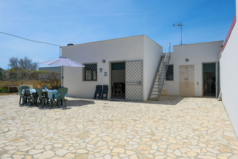 Outdoor dining 5, Villa Scianuli 250 meters from the sea, Lecce