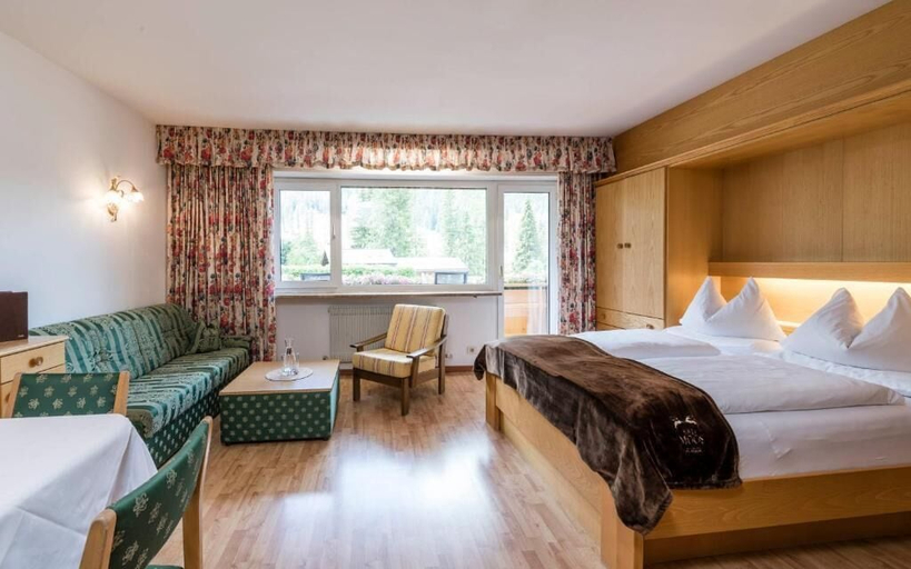 Bedroom 3, Bad Moos Aqua Spa Resort, Bolzano