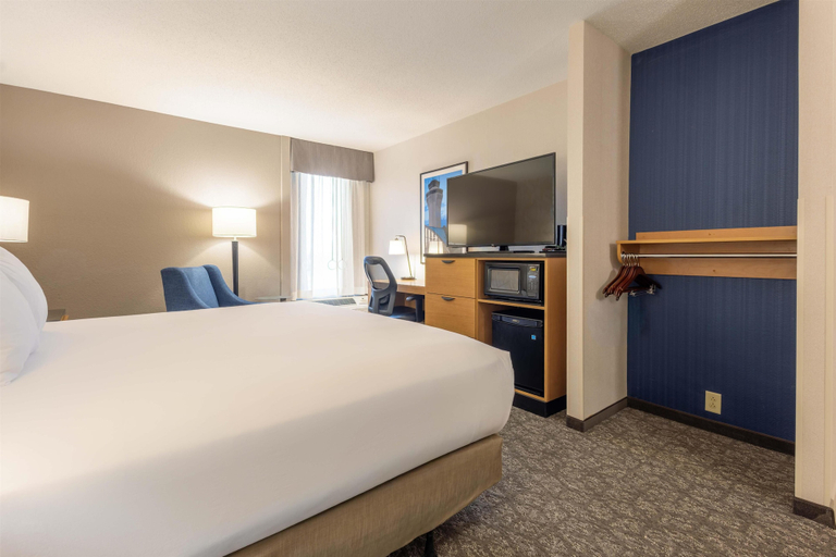 Bedroom 3, Drury Inn & Suites St. Louis Airport, Saint Louis