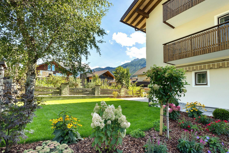 Others 4, Appartment Hofer Room Bergnest, Bolzano
