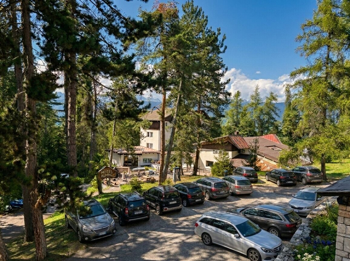 Property grounds, Garnì Pirata, Trento