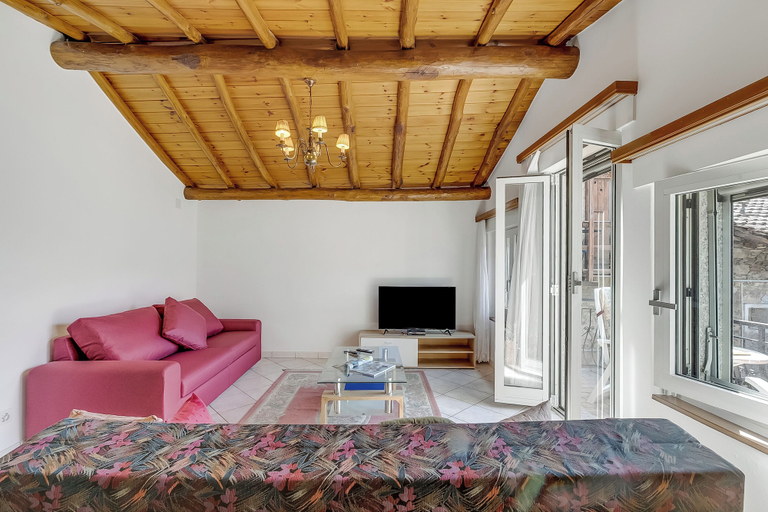 Living area 3, Rustico la Staleta With Balcony & Lake Views, Varese