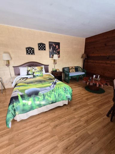 Bedroom 4, Chateau Lodge, Ogle