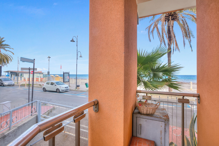Property grounds 4, Mer Vivante - Front Beach, Savona