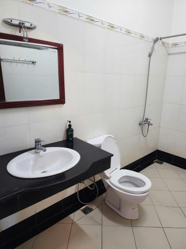Bathroom 3, Phu Gia Hotel, Nhà Bè