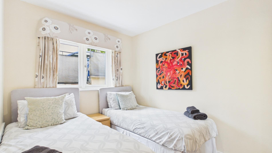 Bedroom 3, The Beachhouse - 2 Bed Townhouse - Saundersfoot, Pembrokeshire