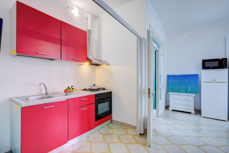 Private kitchen, Monolocale del Mare 400 meters from beach, Lecce