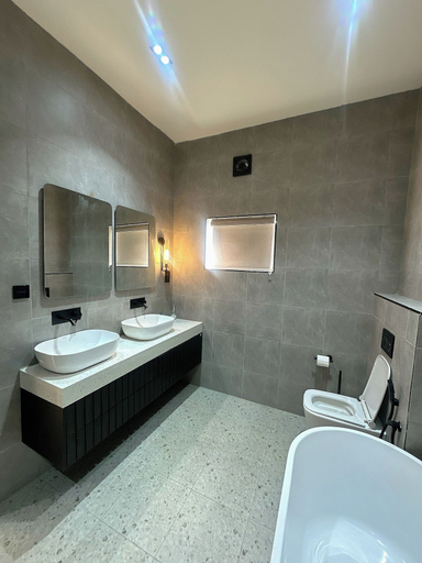 Bathroom, CHINBELL LUXURY HOTEL & SUITES, Eti-Osa