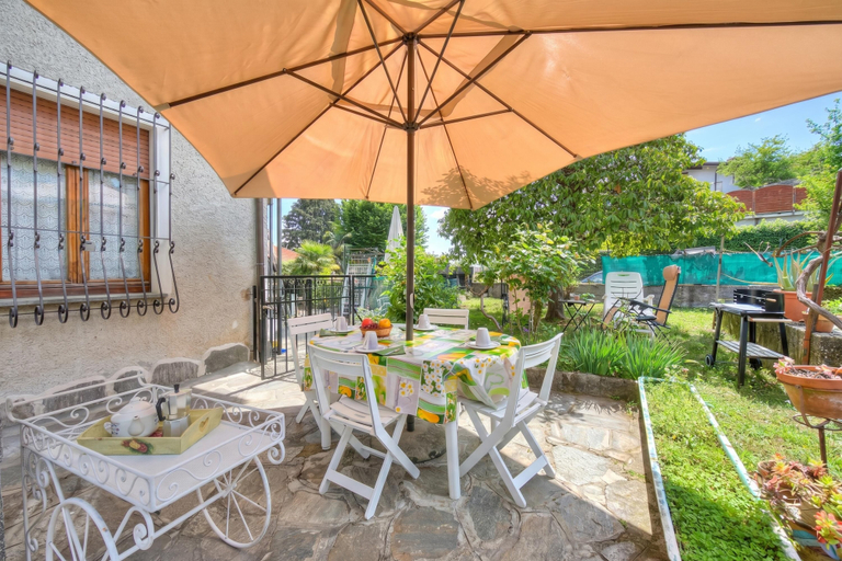 Outdoor dining 4, La Finestra Sul Lago: Lake Maggiore View & Garden, Verbano-Cusio-Ossola