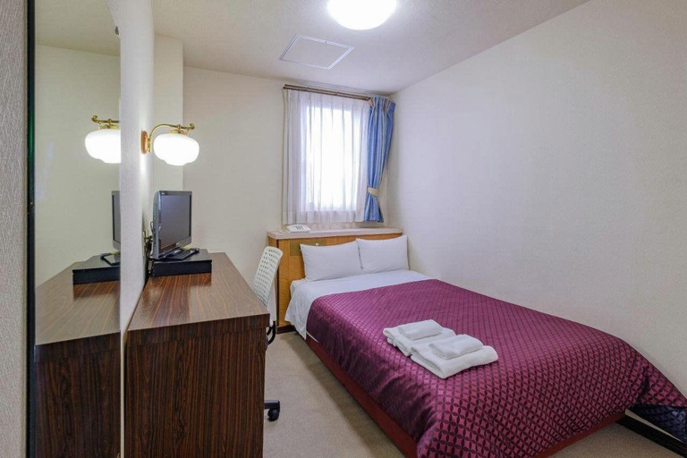 Bedroom 2, Nobeoka Royal Hotel, Nobeoka