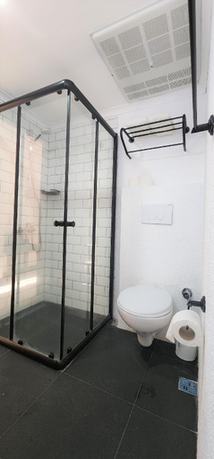 Bathroom 5, Costa Bitezhan Beach, Bodrum