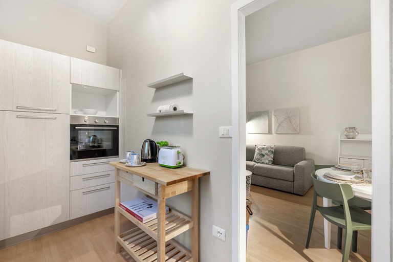 Interior 5, Casa Enza: Desenzano Apartment w/ Private Parking & AC, Brescia