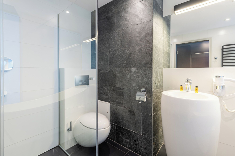 Bathroom 4, Terminal Hotel, Środa Śląska