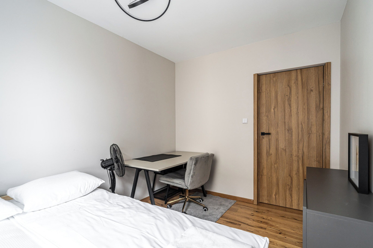 Room 5, RentPlanet - Apartament Mistrzejowice, Kraków