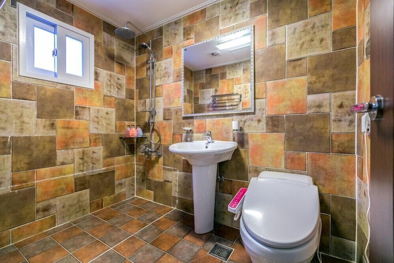 Bathroom 4, Beach castle hotel & resort, Tongyeong
