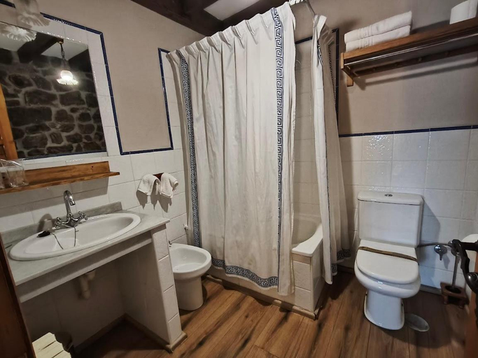 Bathroom 2, Posada La Colodra, Cantabria