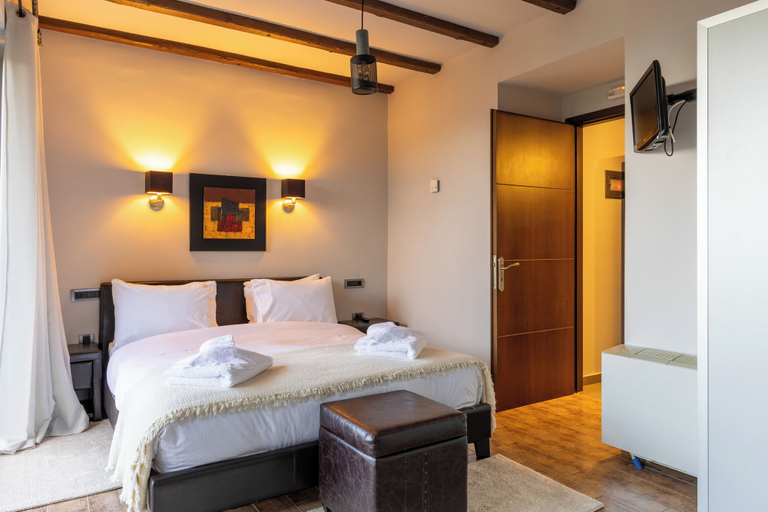 Bedroom 3, Vathyskia Guesthouse, Peloponnese