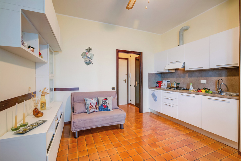 Interior, Mer Vivante - Front Beach, Savona