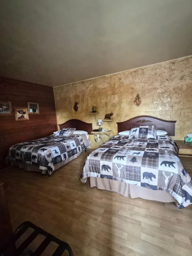 Bedroom 5, Chateau Lodge, Ogle
