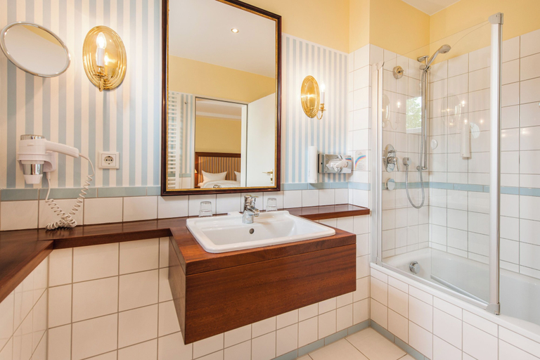 Bathroom 5, Hotel Birke, Ringhotel Kiel, Kiel