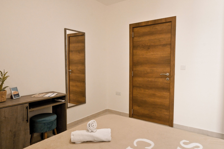 Room 2, Viviani Court 2bd Modern Apt Xewkija Gozo
