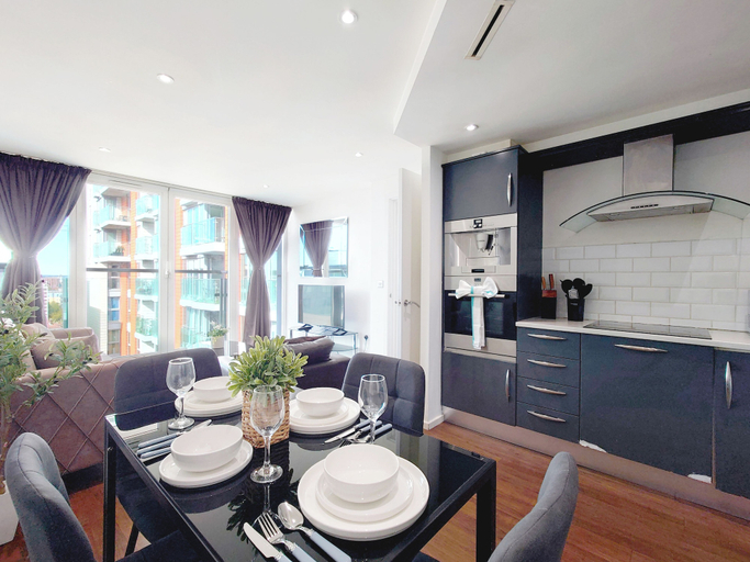 Private kitchen 2, Capital Stay - Two Bed Apartment In Excel, London