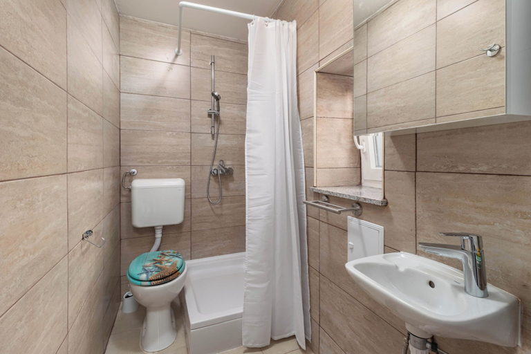 Bathroom, 1BR Seafront Apartment Sanja Karlobag, Karlobag