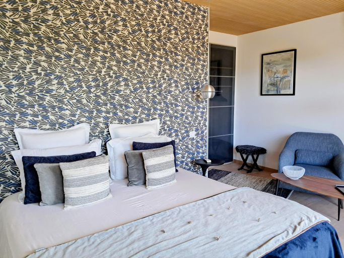 Bedroom 2, La Possibilite d'une Ile, Vaucluse