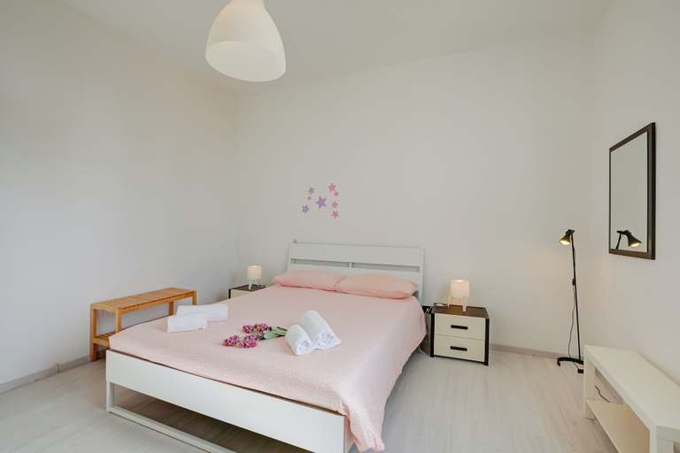 Room 2, Serendipity Spiaggia E Porto Sole With Balcony and Parking, Imperia