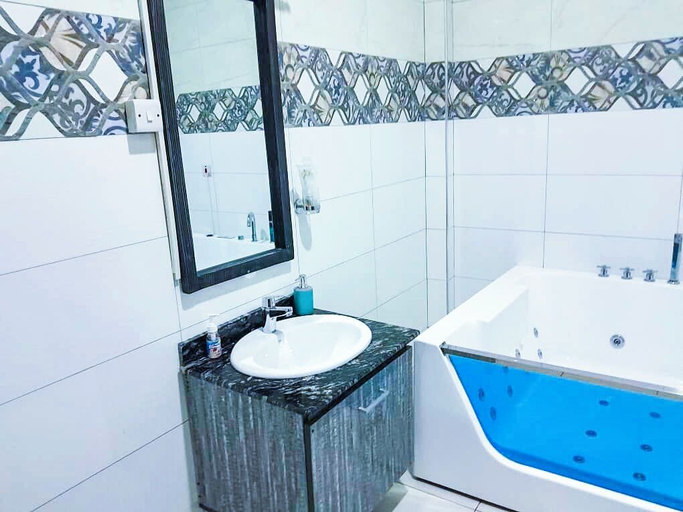Bathroom 5, RIVANA HOTEL GOBA, Kinondoni