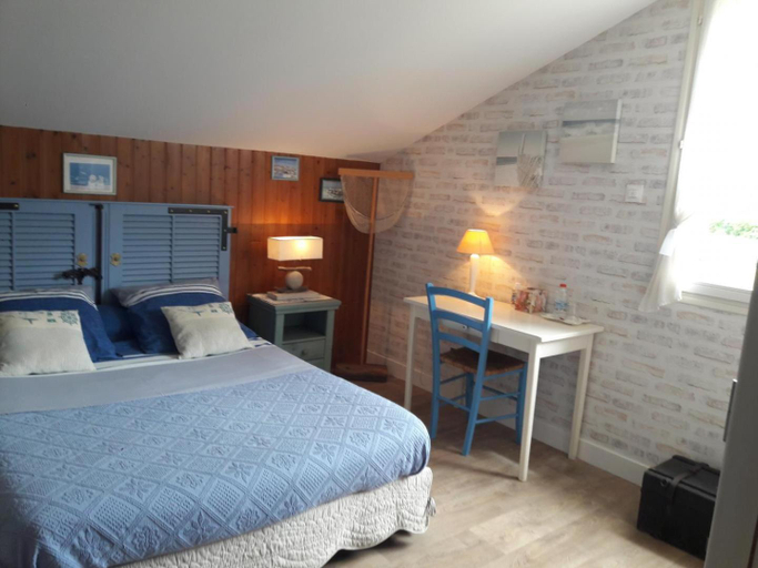 Bedroom 2, Les pierres blanches, Vienne