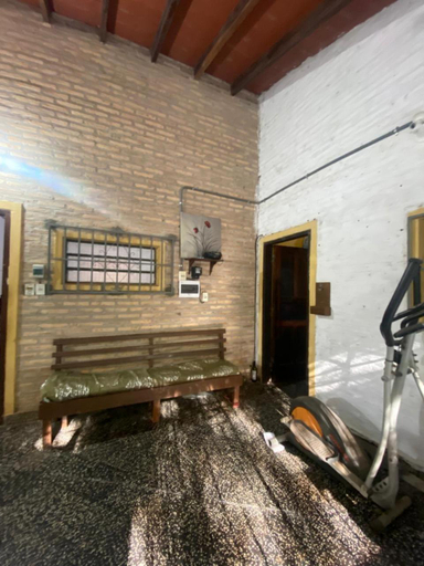 5, El Hostal de Lucy, Luque