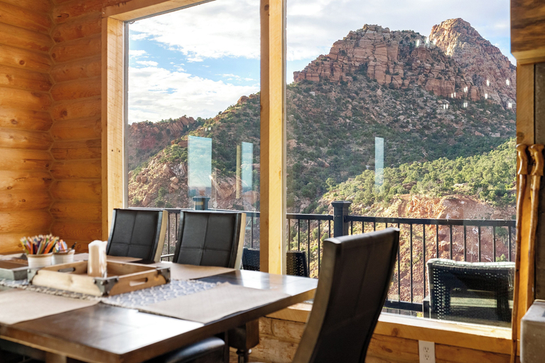 Dining 5, Elevation40Zion, Washington
