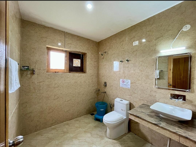 Bathroom 3, Green View Guest House, Leh