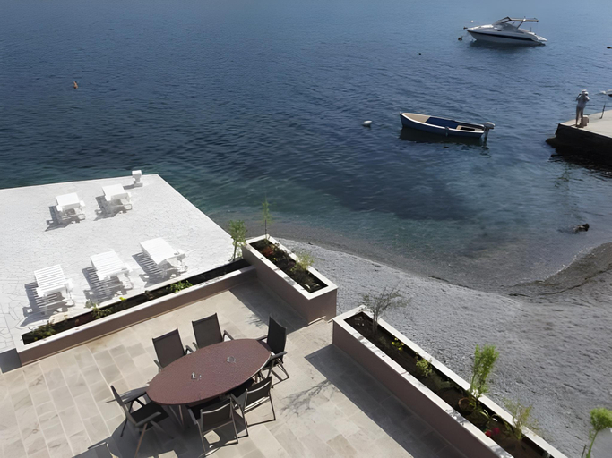 Others 2, Aruba Apartments