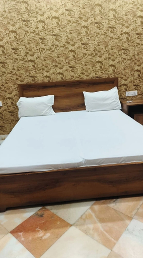 Room 5, Hotel Shri RamLala Devsthanam Ayodhya, Faizabad
