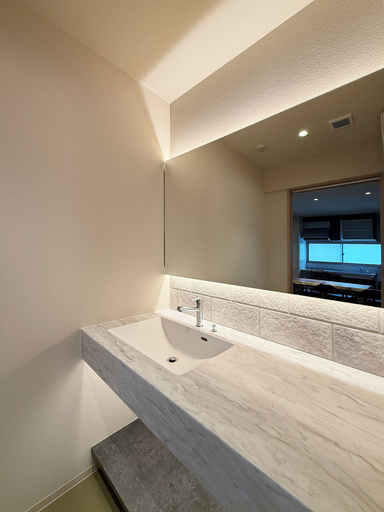 Bathroom 2, Namiki Hills, Hiroshima
