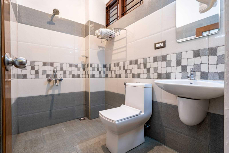 Bathroom 5, Karar Gardens, Theni