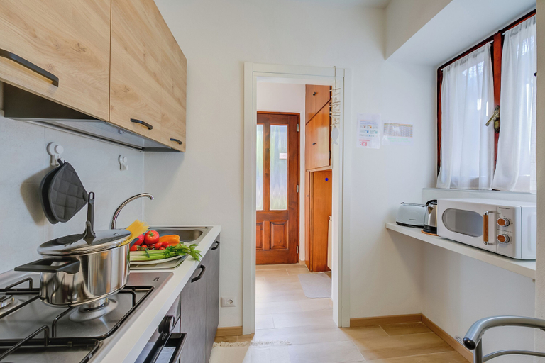 Private kitchen 2, Red House: Beachfront Terrace & Private Beach, Verbano-Cusio-Ossola