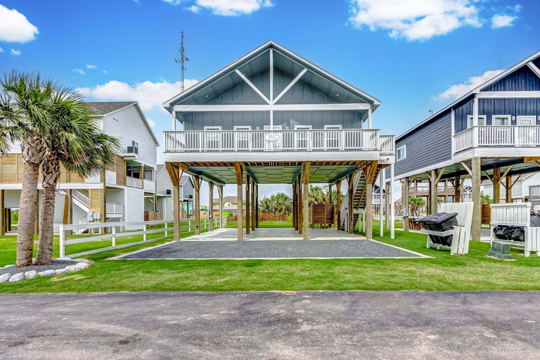 Property grounds 4, Seaside Escape 3 Bedroom Home, Galveston