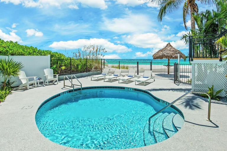 Sport & Beauty, Seabreeze at Anna Maria Island Inn, Manatee