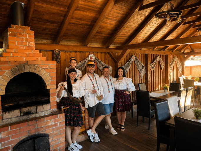 Others 3, Conacul Birtoc Refugiu Traditional in Maramures, Calinesti