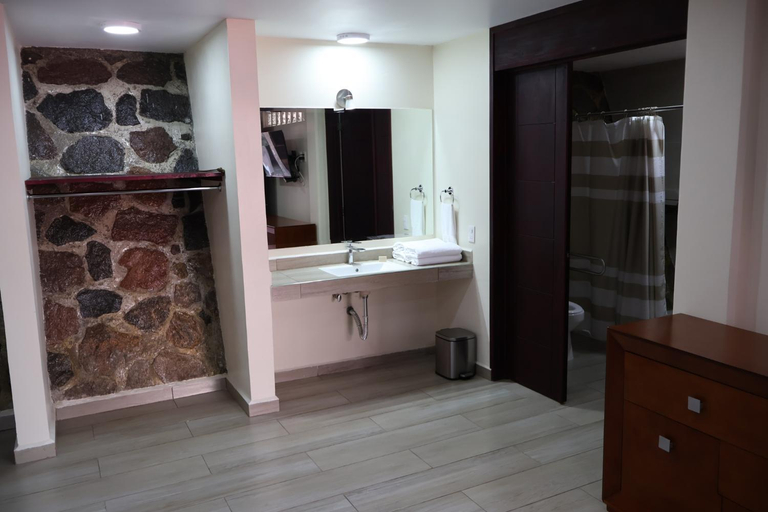 Bathroom 4, HOTEL TIERRAS BLANCAS, Valle de Bravo